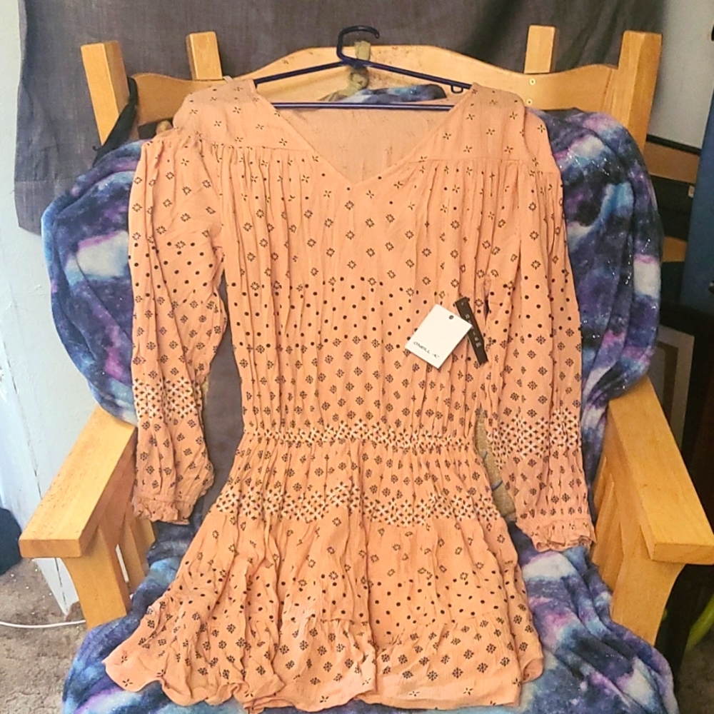 O'Neil short dress sinched at waist, very flattering